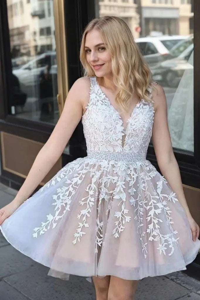 Short/Mini A-line V Neck Lace Tulle Homecoming Dress With Appliqued Beading