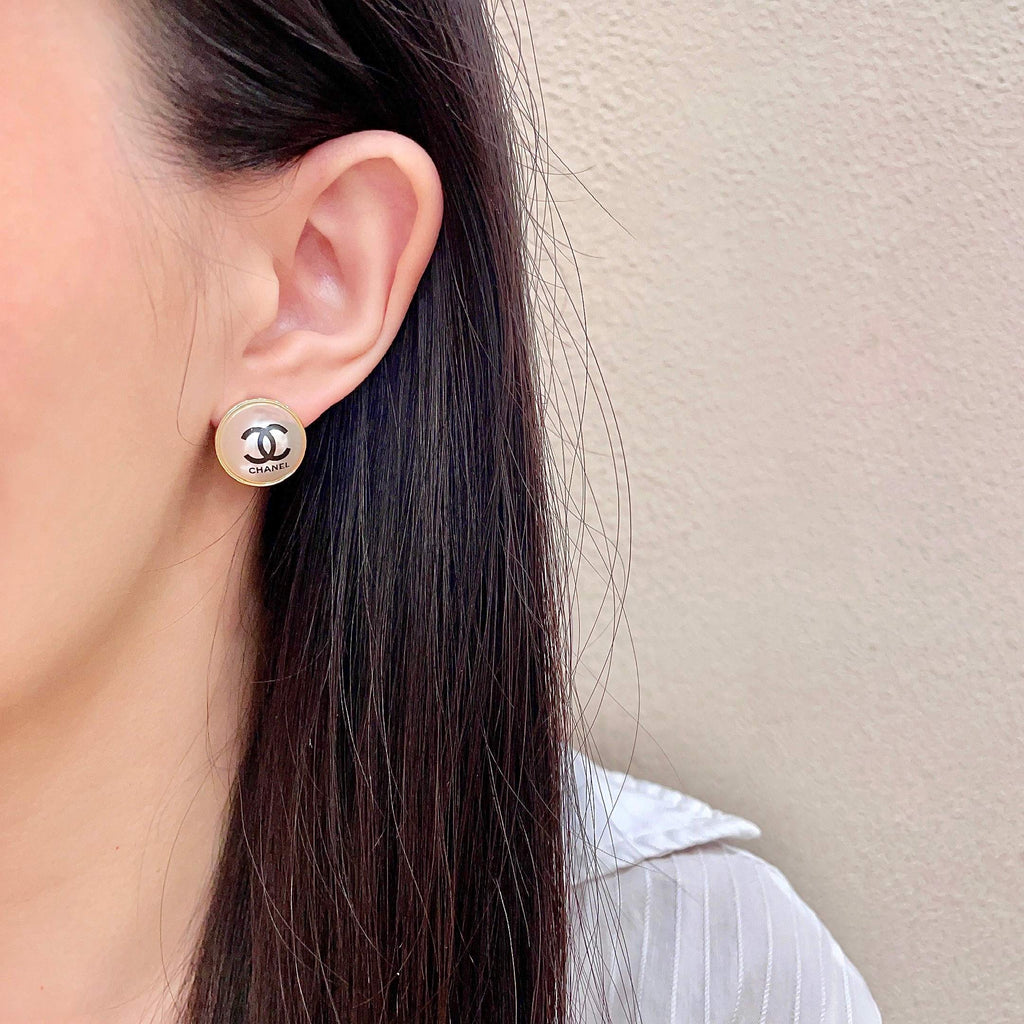 CC Stud Earrings White 659646