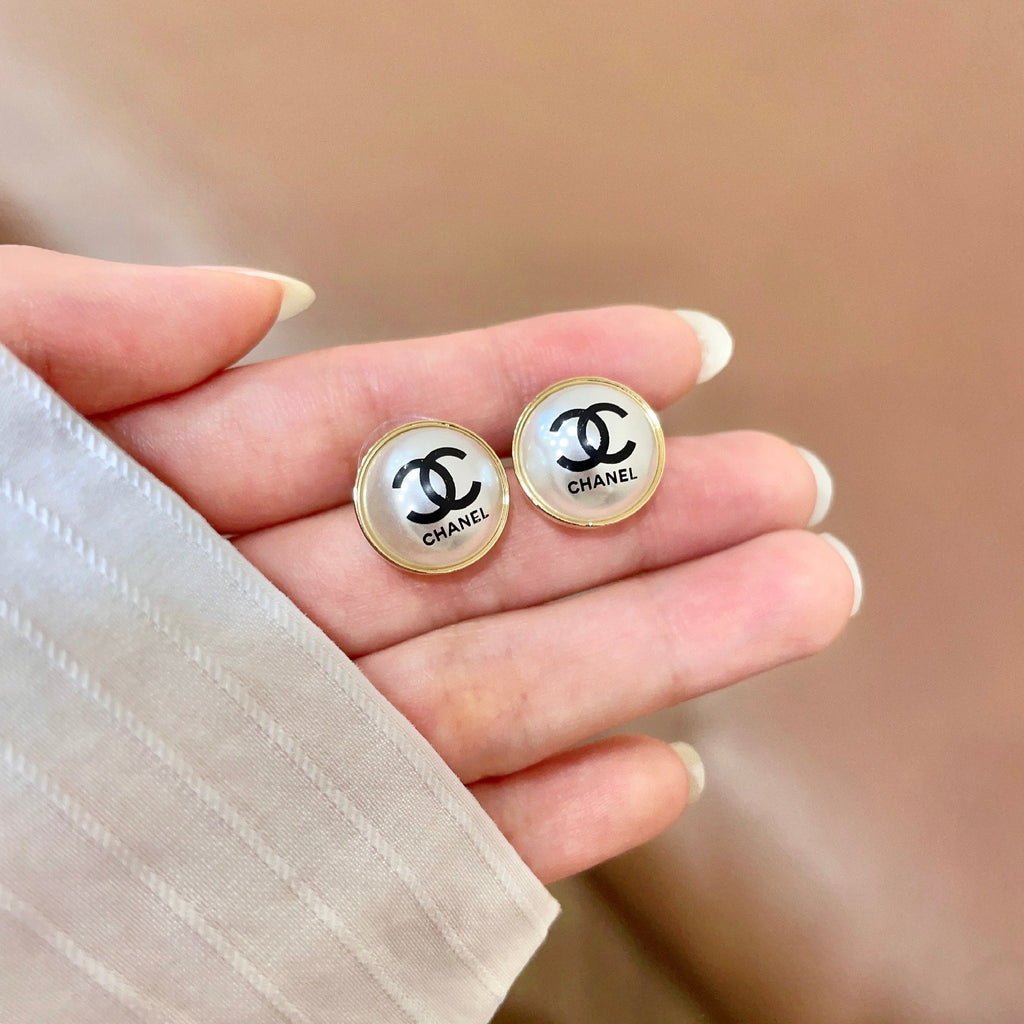 CC Stud Earrings White 659646