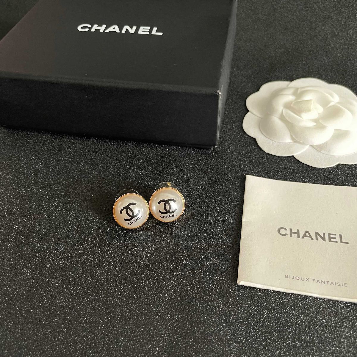 CC Stud Earrings White 659646
