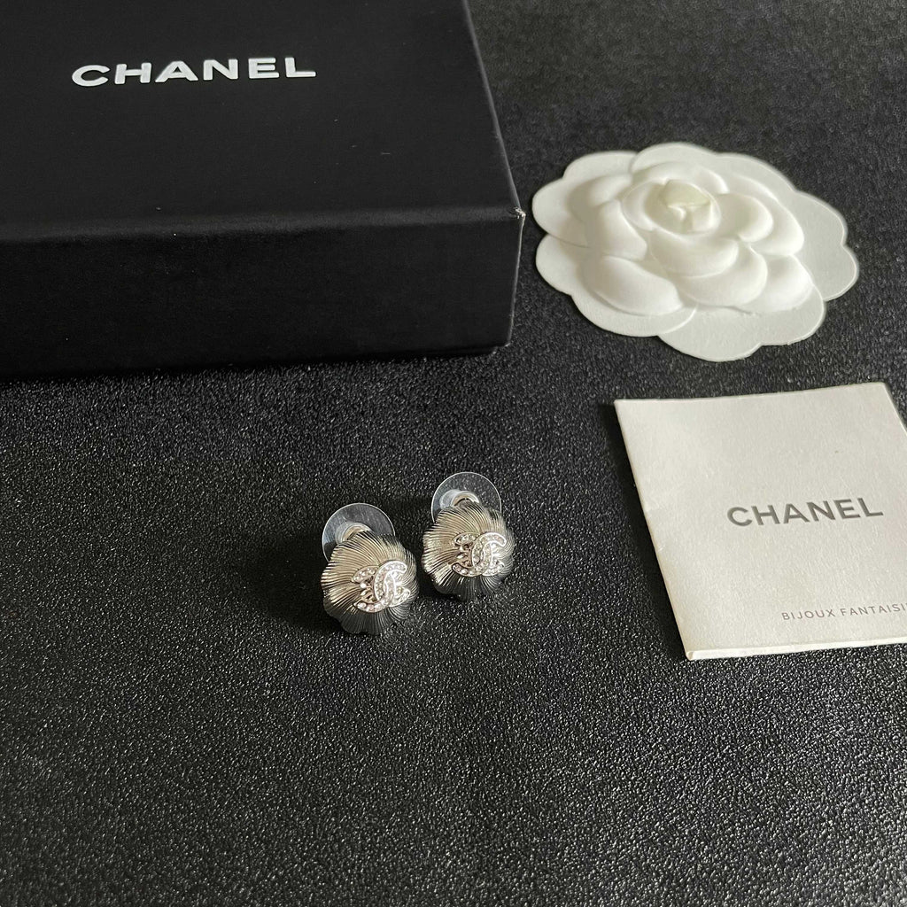 CC Flower Clip-On Earrings Crystal 659641