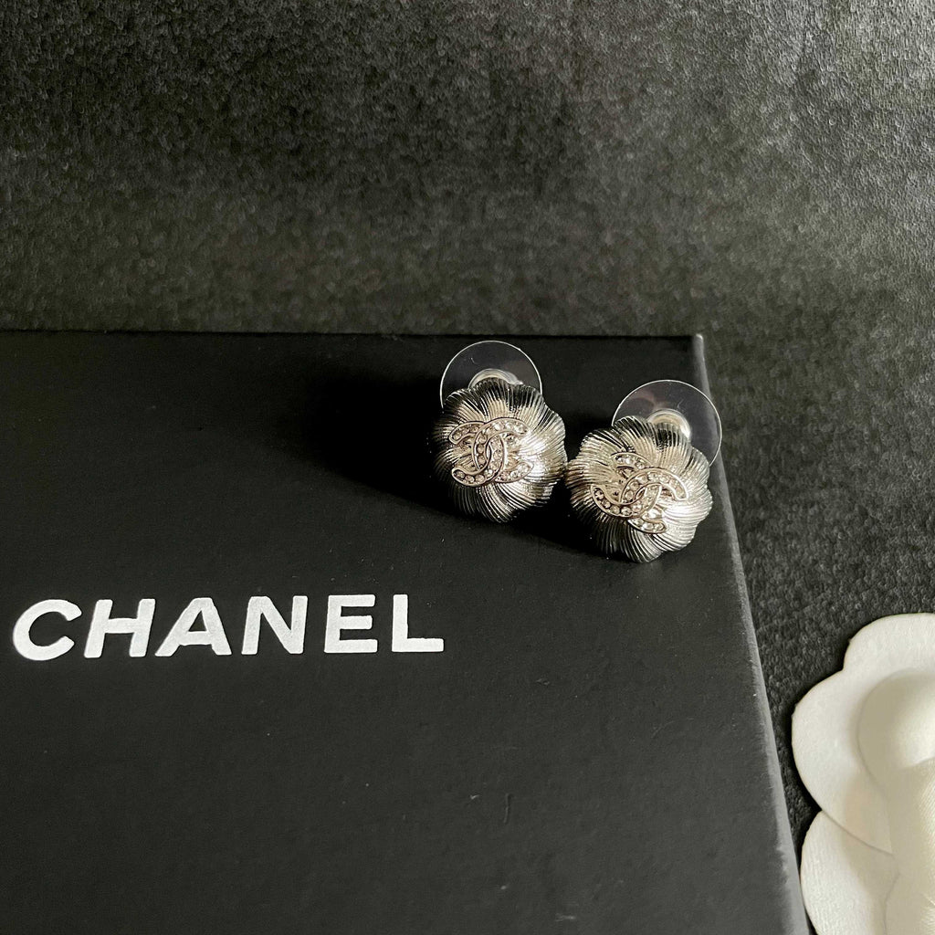 CC Flower Clip-On Earrings Crystal 659641
