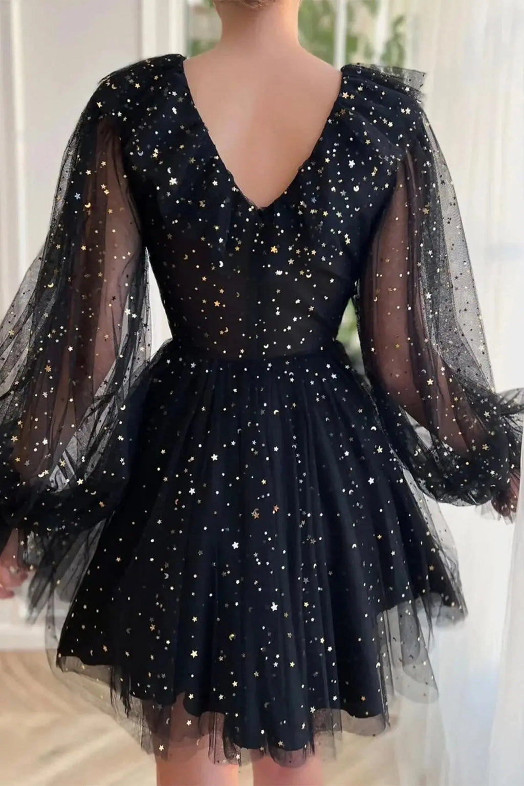 A-line V Neck Full/Long Sleeve Short/Mini Tulle Homecoming Dress with Sequins