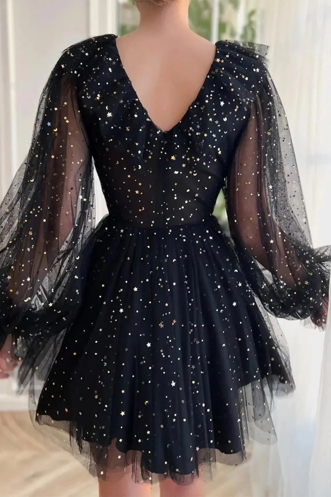 A-line V Neck Full/Long Sleeve Short/Mini Tulle Homecoming Dress with Sequins
