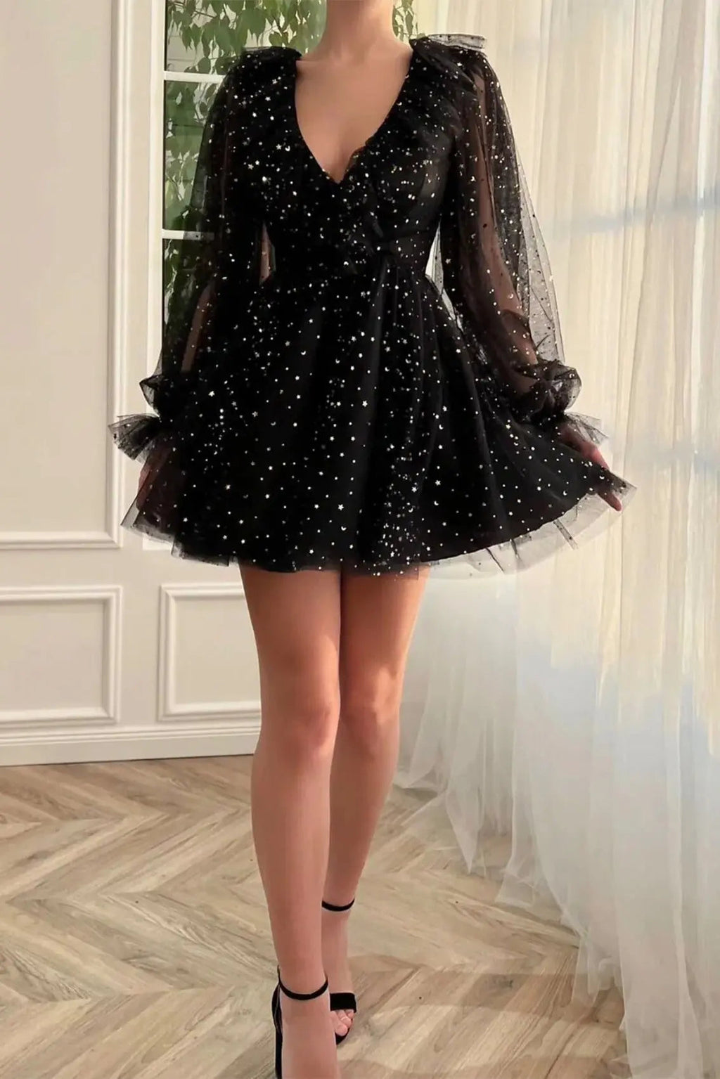 A-line V Neck Full/Long Sleeve Short/Mini Tulle Homecoming Dress with Sequins