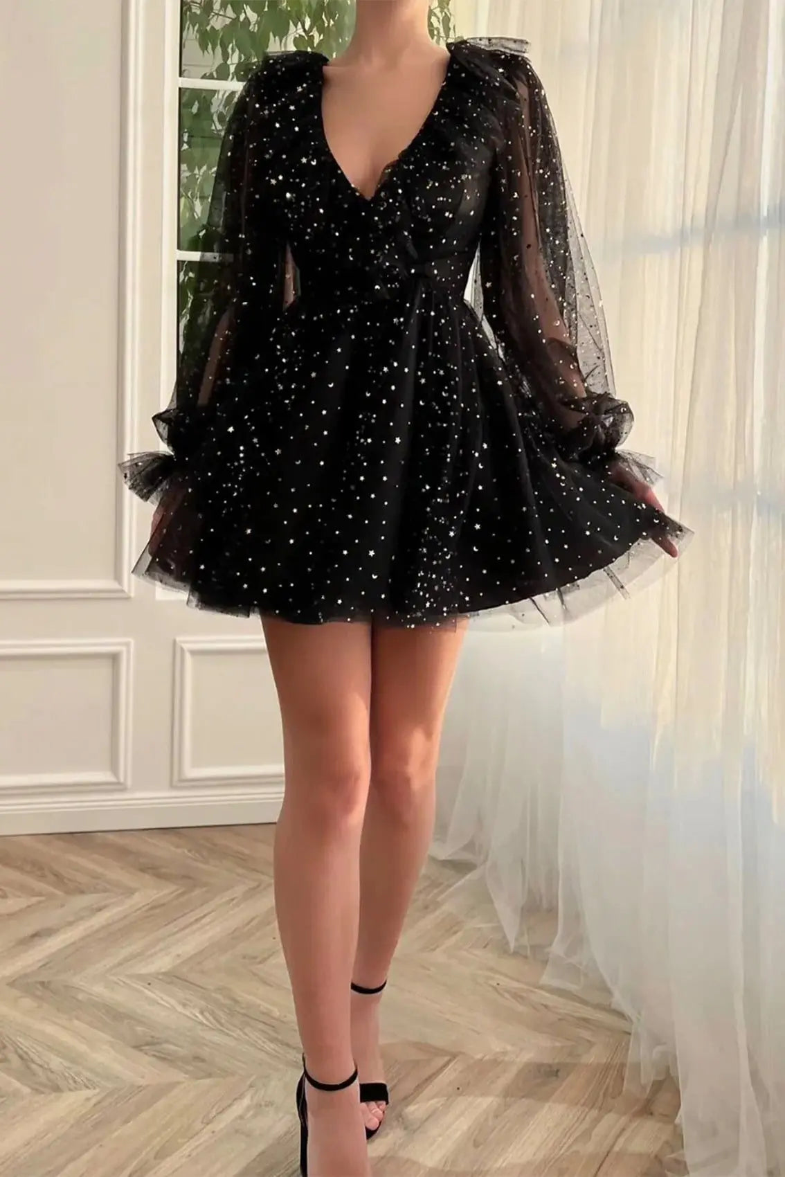 A-line V Neck Full/Long Sleeve Short/Mini Tulle Homecoming Dress with Sequins