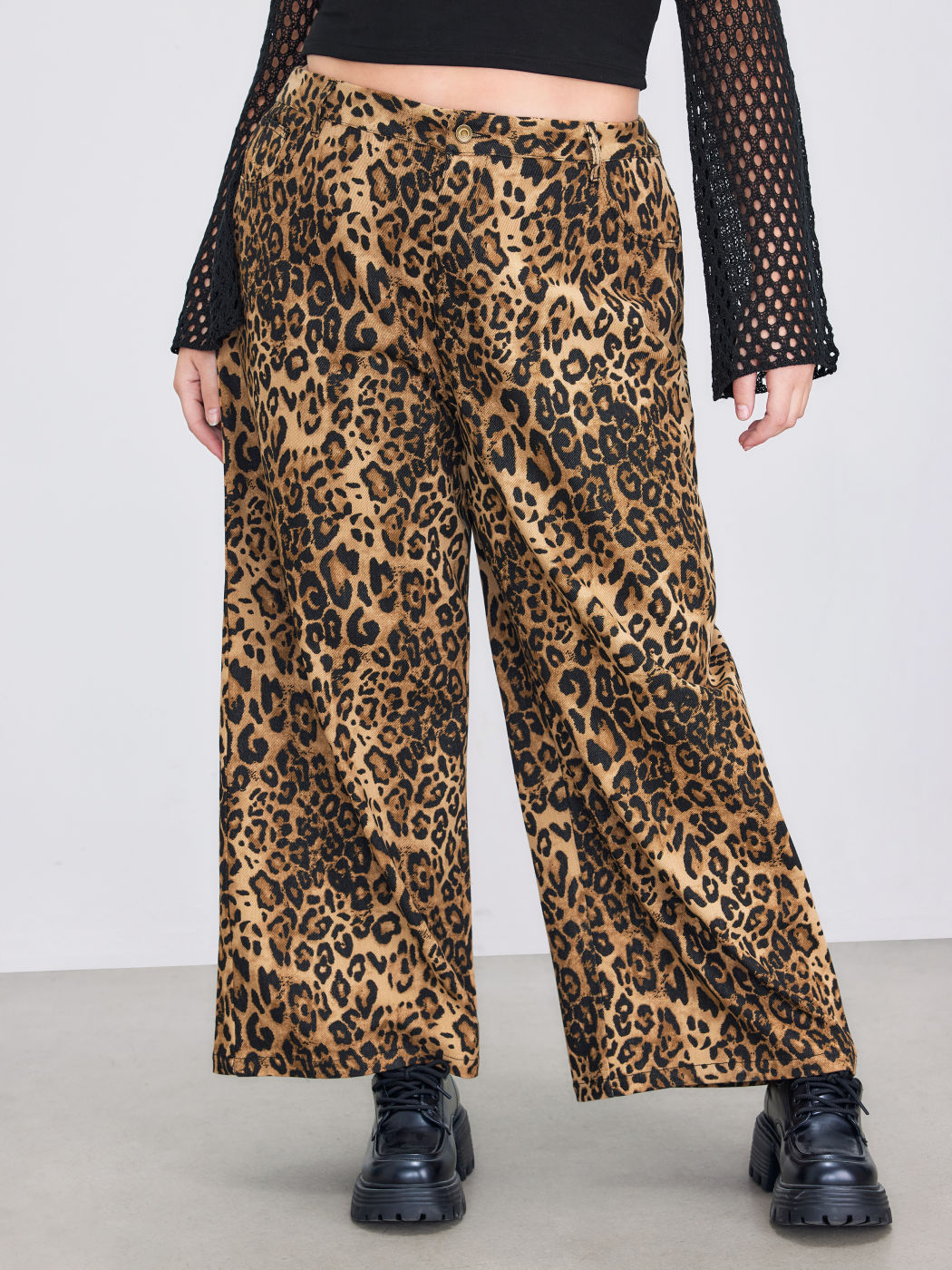 100% Cotton Mid Rise Leopard Pocket Wide Leg Trousers Curve & Plus
