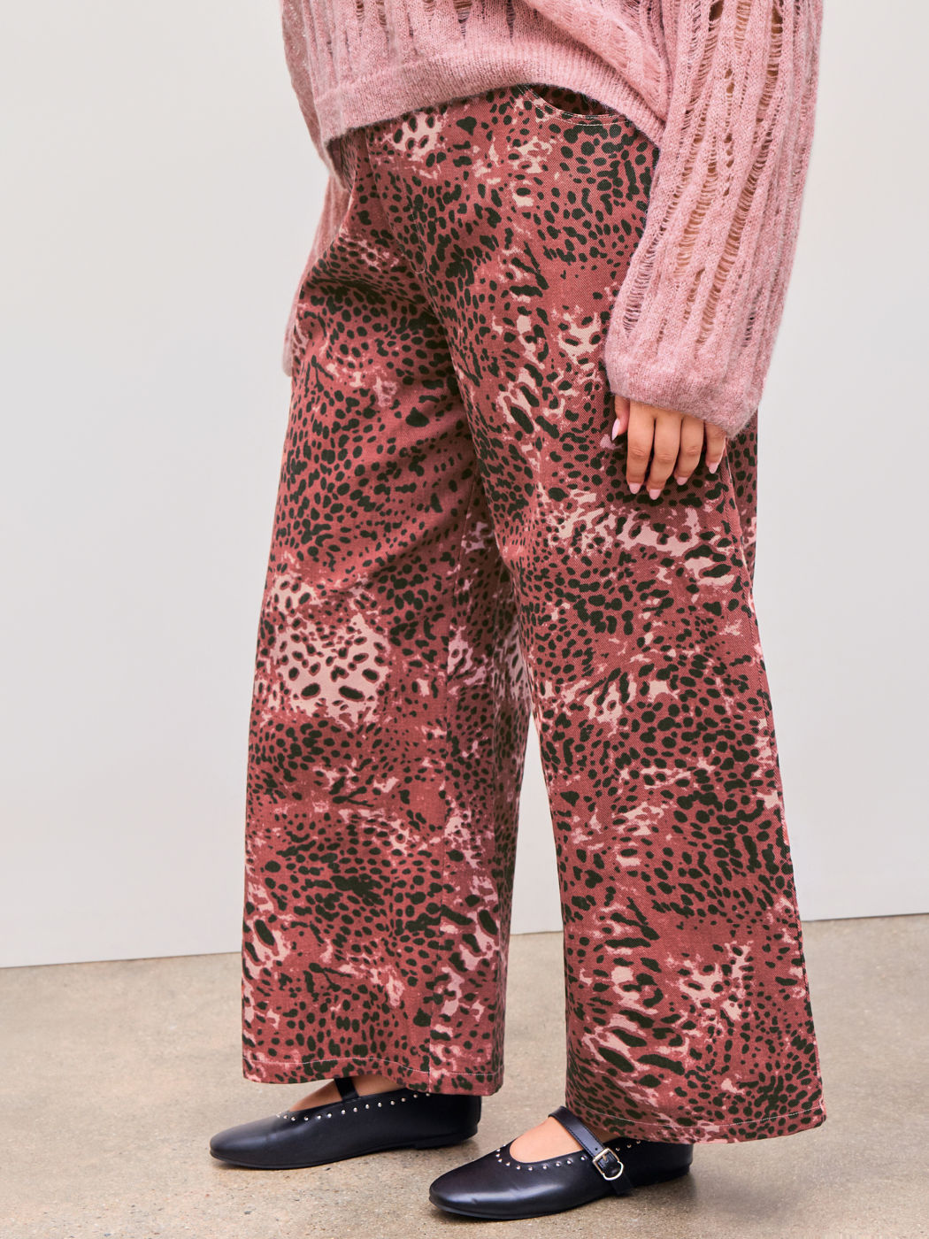 100% Cotton Mid Rise Leopard Pocket Wide Leg Trousers Curve & Plus