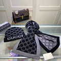 SET CLASSIC SCARF AND HAT IN BLACK MONOGRAM CASHMERE 200522