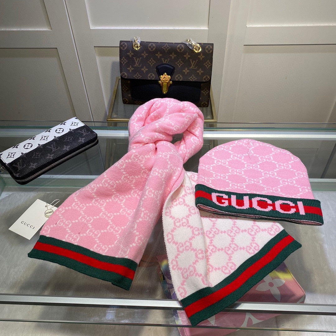 SET SCARF AND HAT IN TAFFY PINK MONOGRAM CASHMERE 349666