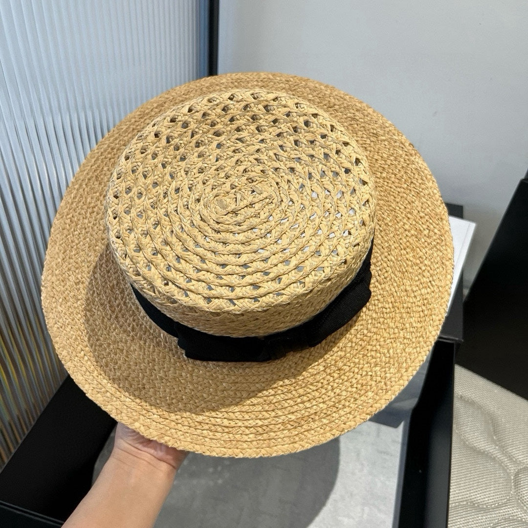 BOATER HAT IN BEIGE RAFFIA WITH BLACK FABRIC
