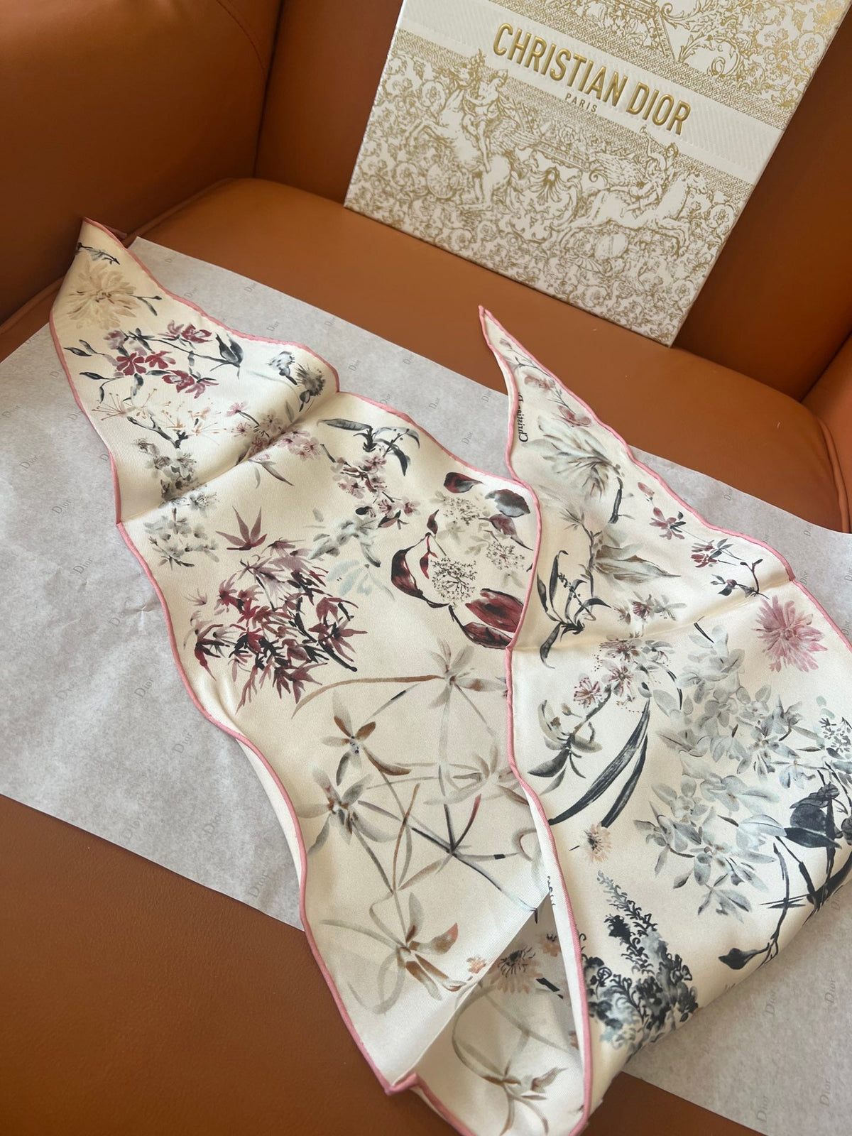 CD Diamond Scarf 110x35cm Ivory Colorful Mulberry Silk 262833