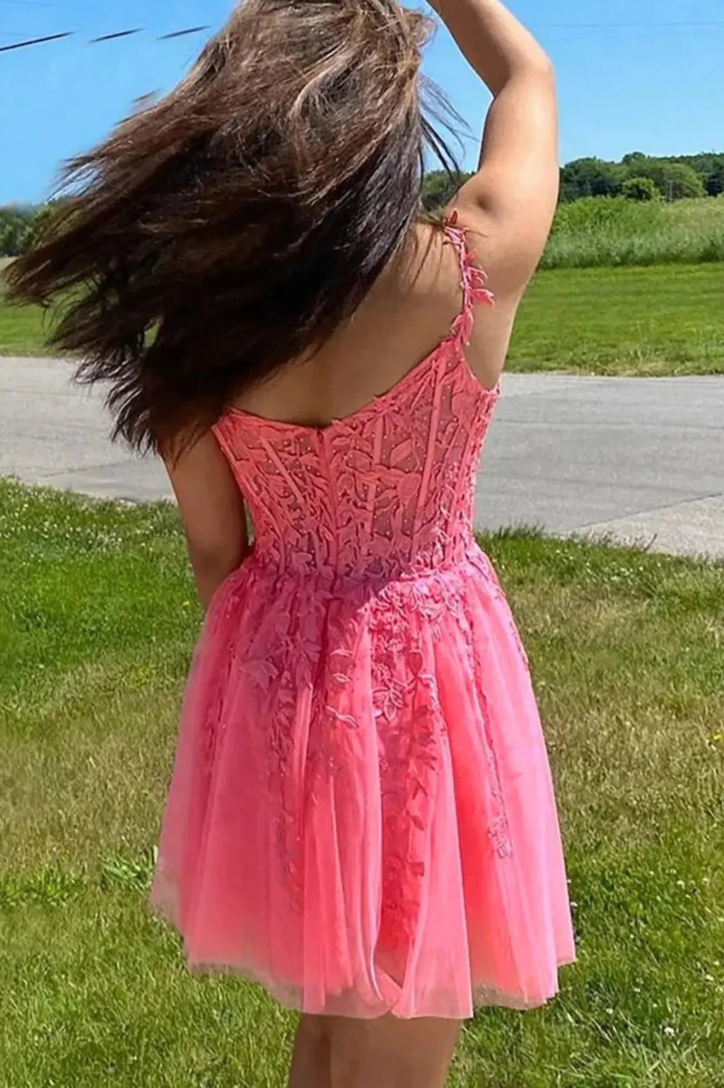 Sheath/Column V Neck Sleeveless Short/Mini Lace Homecoming Dress with Beading