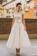 A-Line/Princess Tulle Lace Scoop Short Sleeves Tea-Length Wedding Dresses