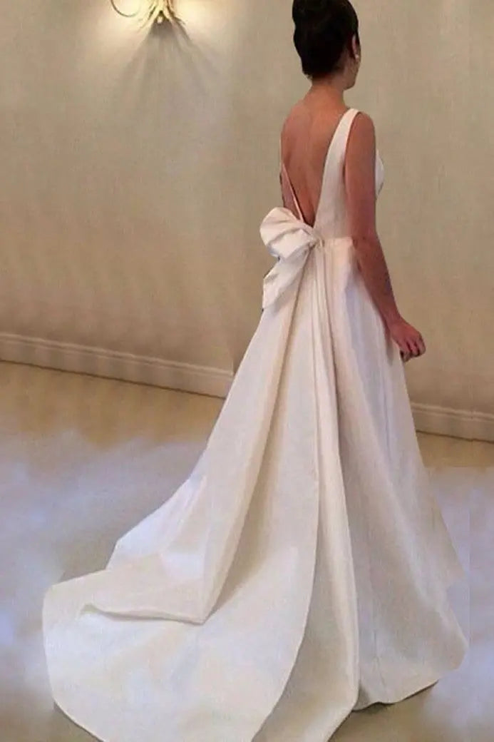 Satin Court Train A-Line/Princess Sleeveless Bateau Zipper Wedding Dress With Bowknot