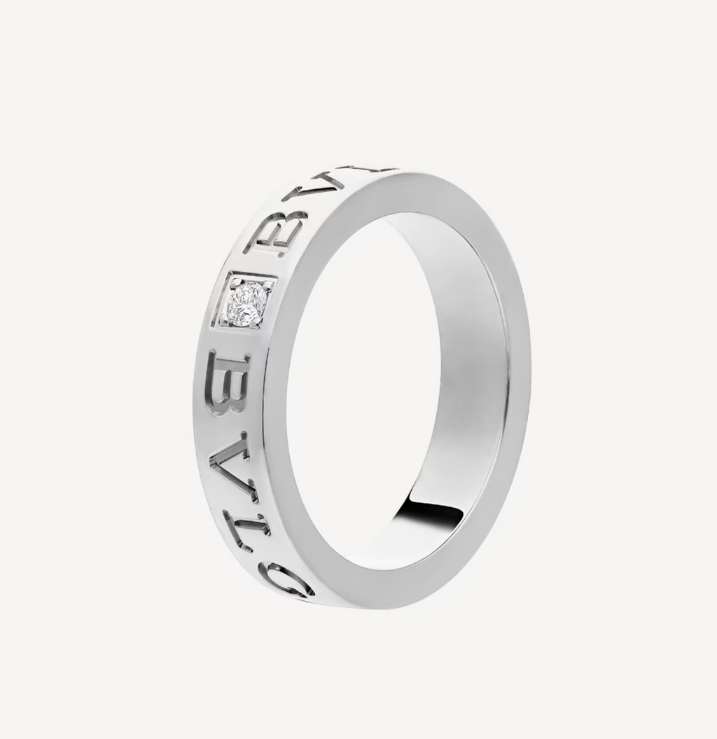 ZERO 1 ESSENTIAL WITH A DIAMOD RING