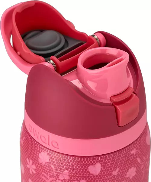 Owala 32 oz. FreeSip Stainless Steel Water Bottle ¨C Love Letter