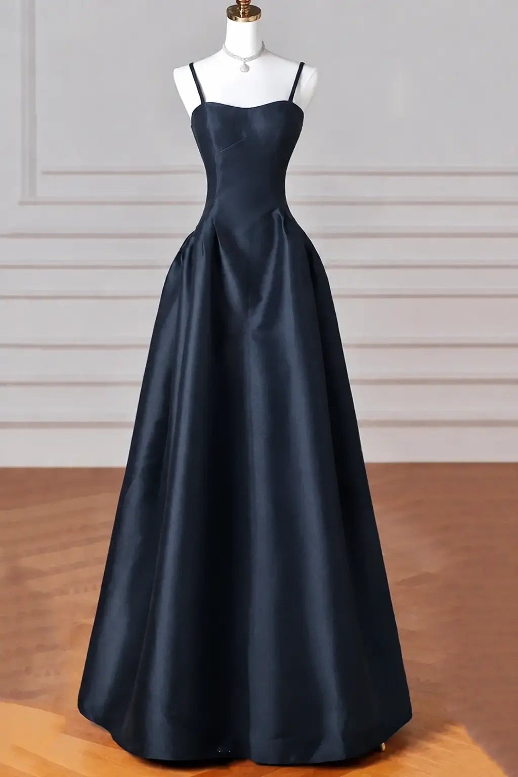 A-Line/Princess Halter Satin Sleeveless Long Prom Dress Black Prom Gown