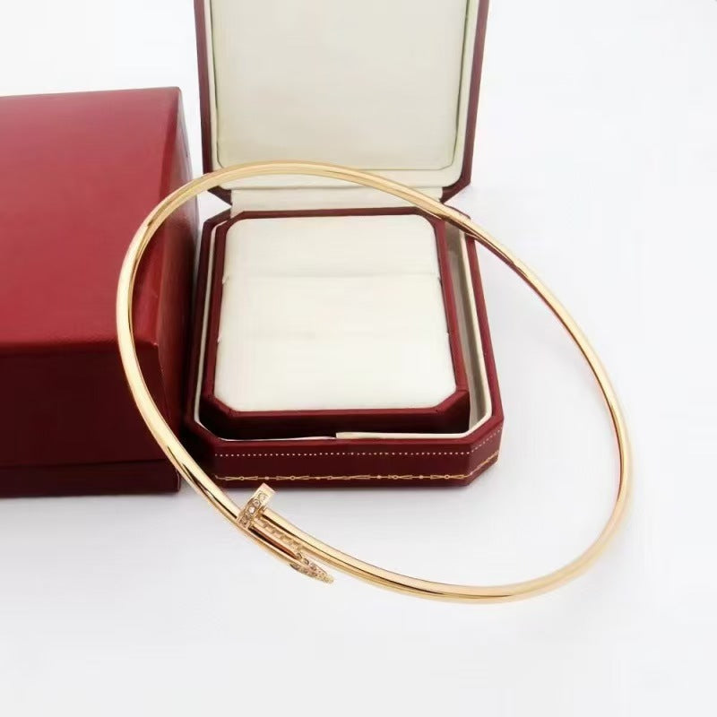 Juste Un Clou Necklace