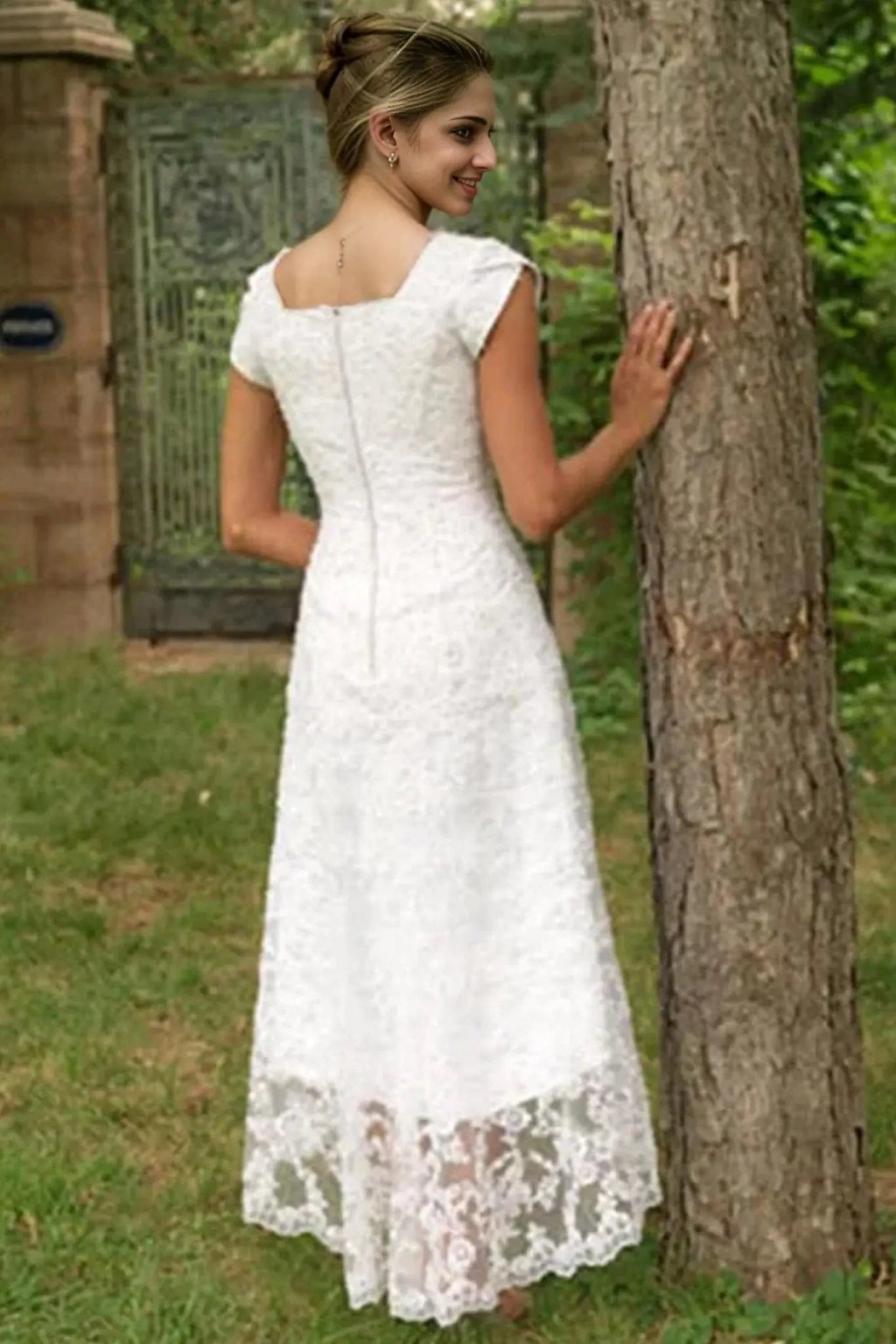 A-Line/Princess Lace Scoop Short Sleeves Asymmetrical Wedding Dresses
