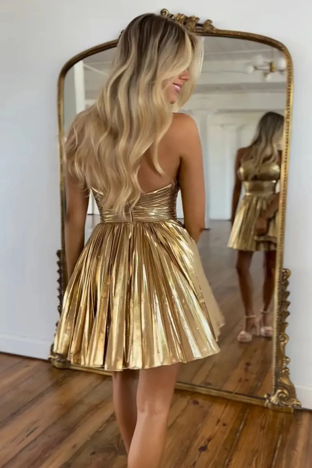 A-Line Metallic Golden Halter Neck Pleated Short Homecoming Dress