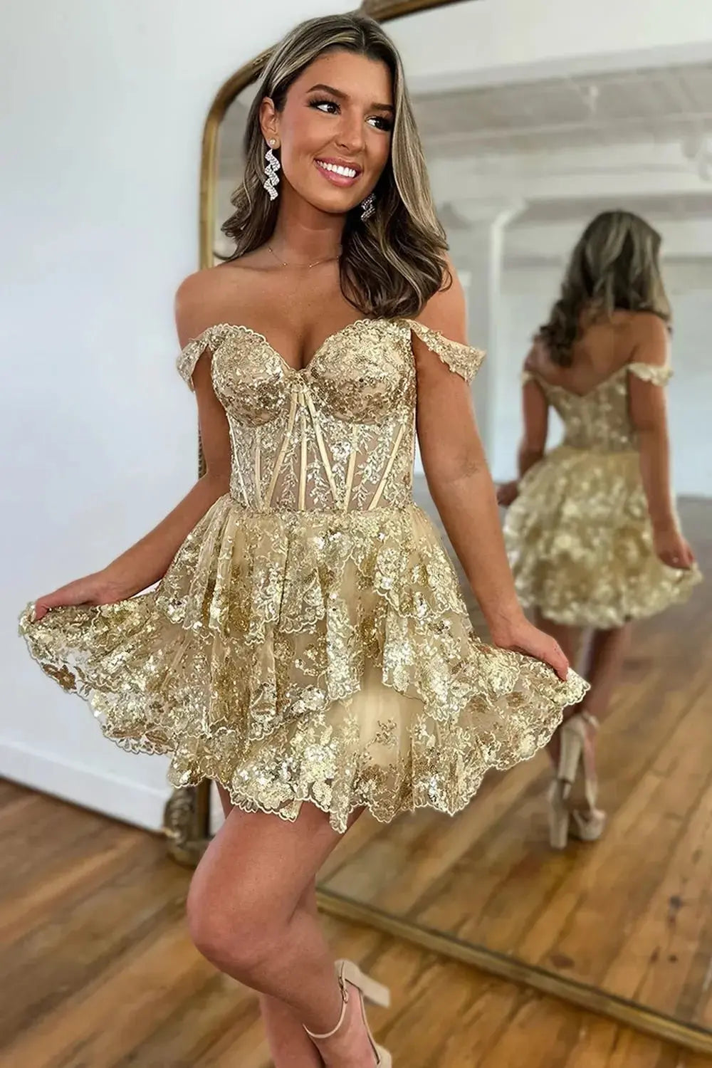 A-line Off-the-Shoulder Short/Mini Tulle Homecoming Dress