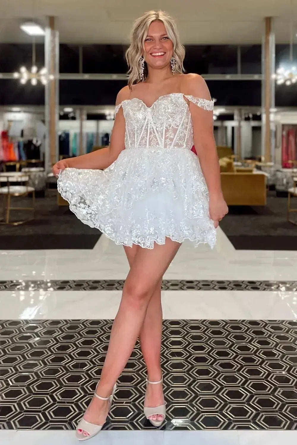 A-line Off-the-Shoulder Short/Mini Tulle Homecoming Dress