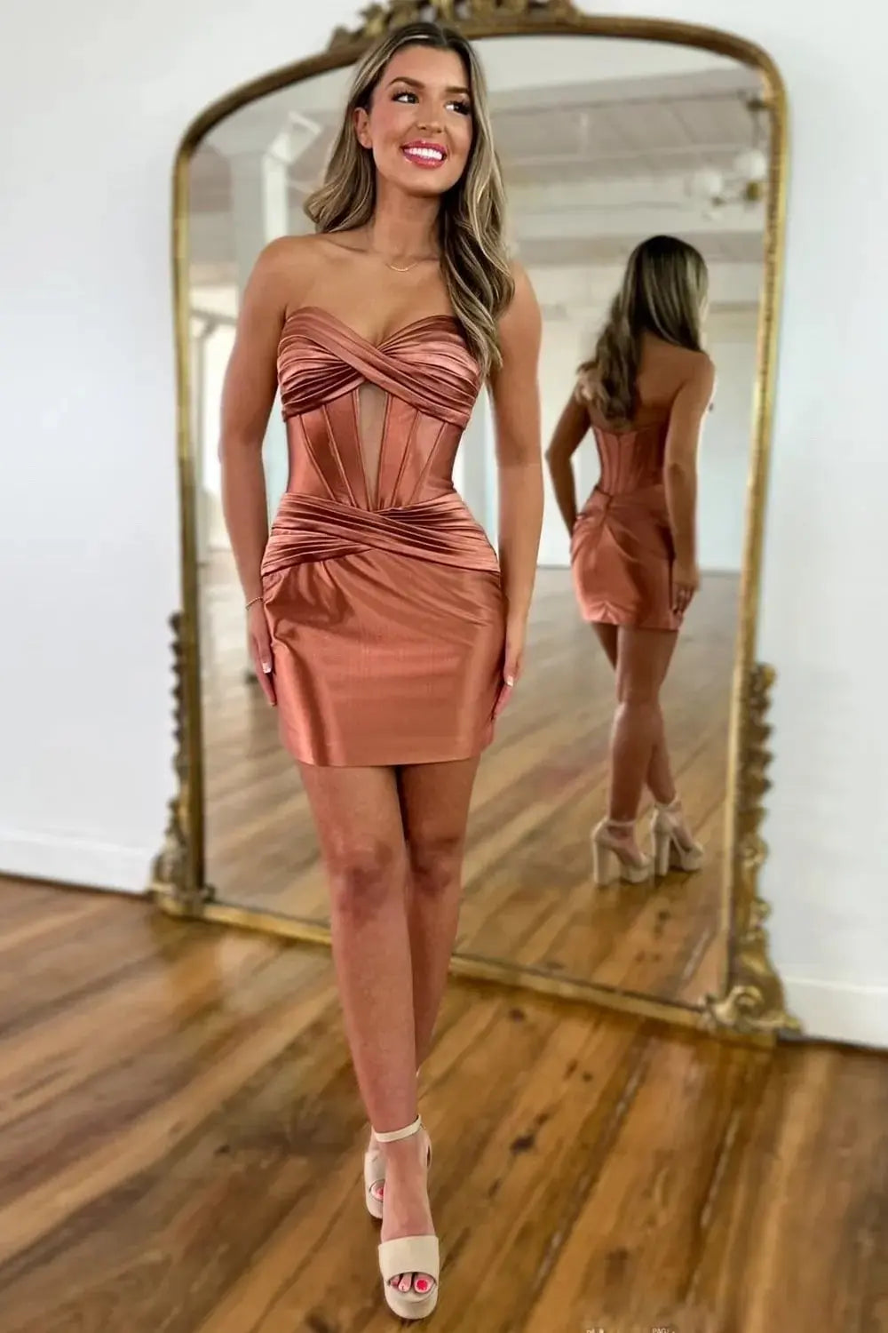 Trendy Burgundy Strapless Satin Sheath Short Homecoming Dress