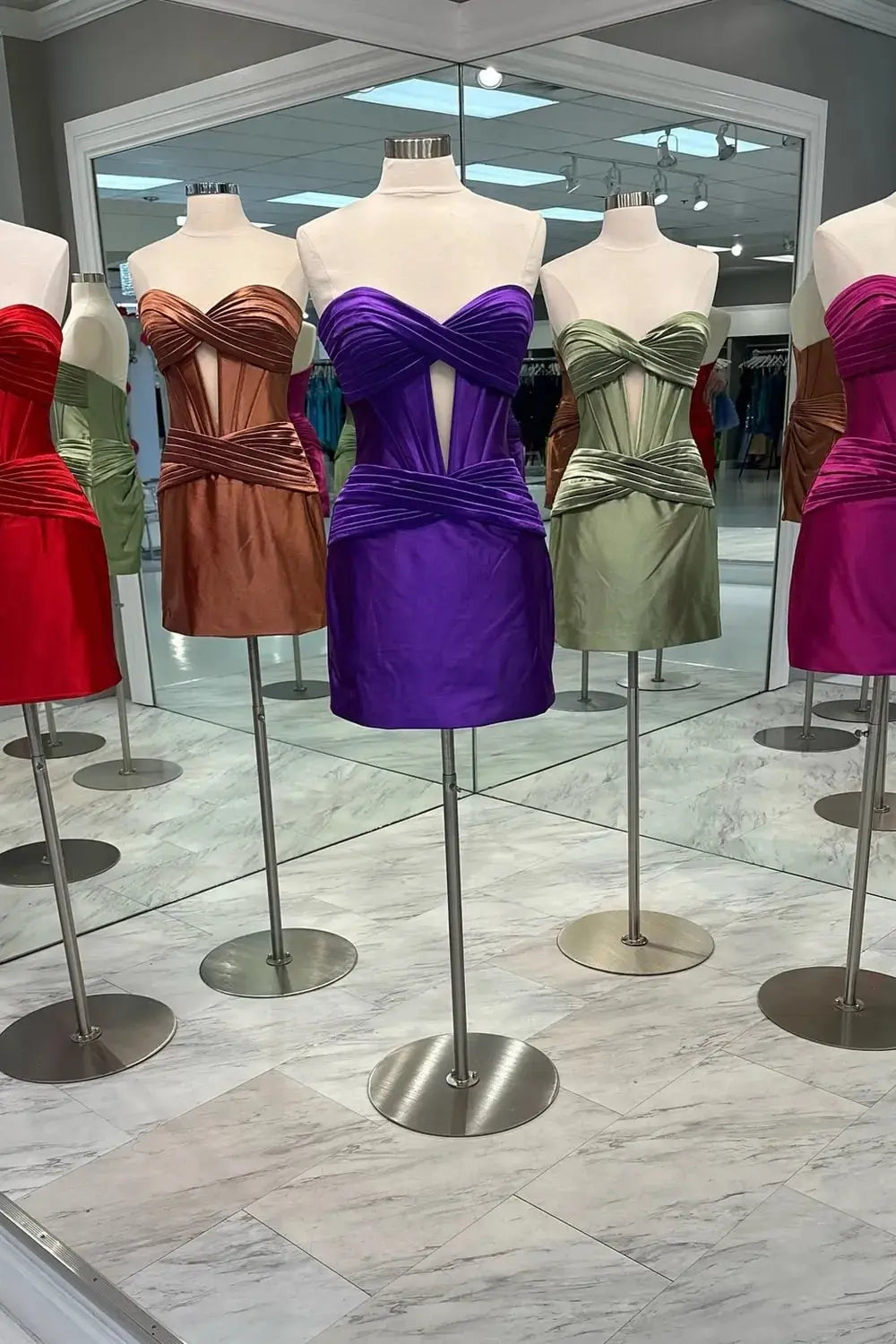 Trendy Burgundy Strapless Satin Sheath Short Homecoming Dress