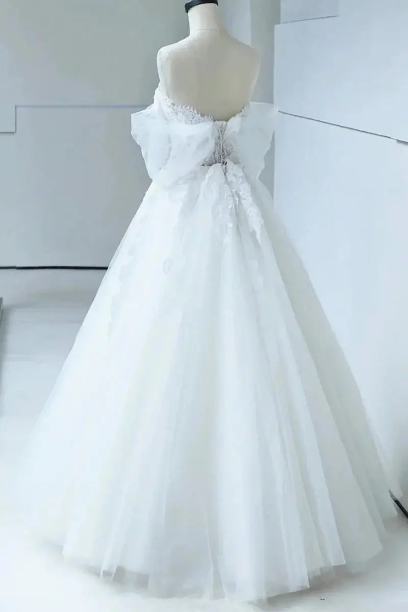 A-Line Off the Shoulder White Lace Appliques Sleeveless Lace-Up Wedding Dresses