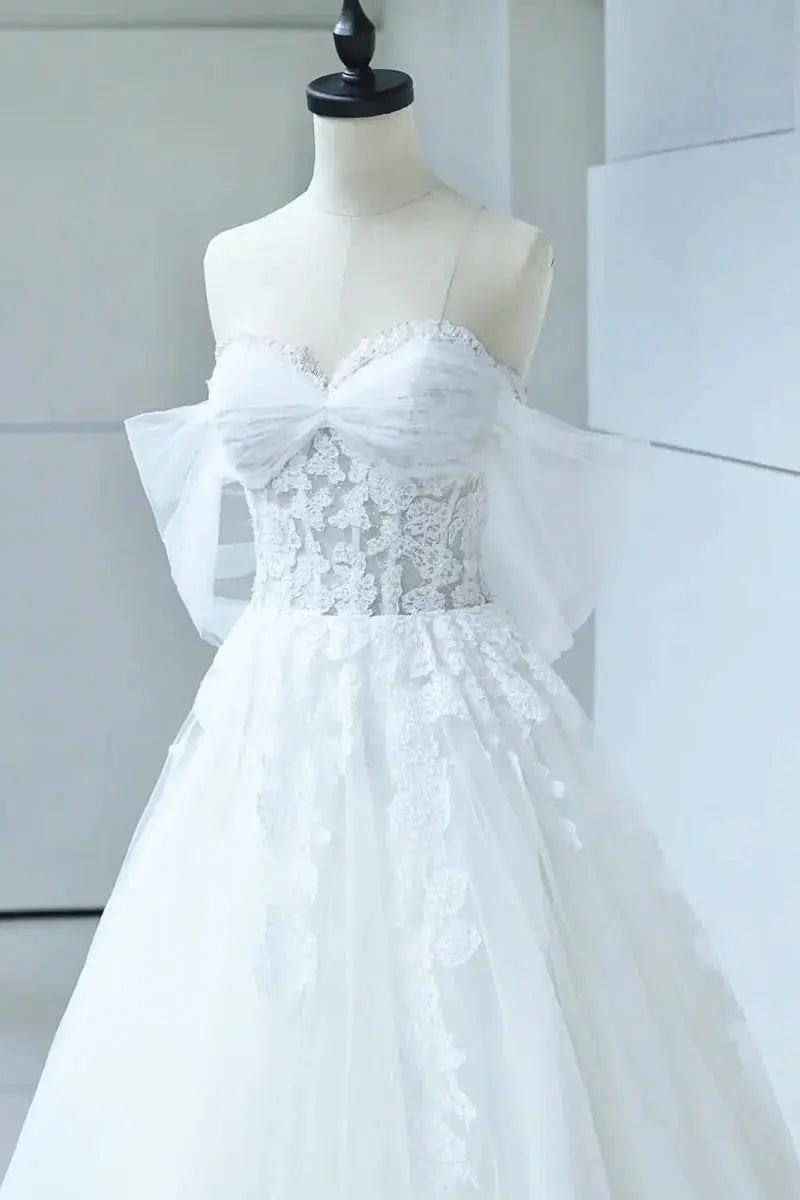 A-Line Off the Shoulder White Lace Appliques Sleeveless Lace-Up Wedding Dresses