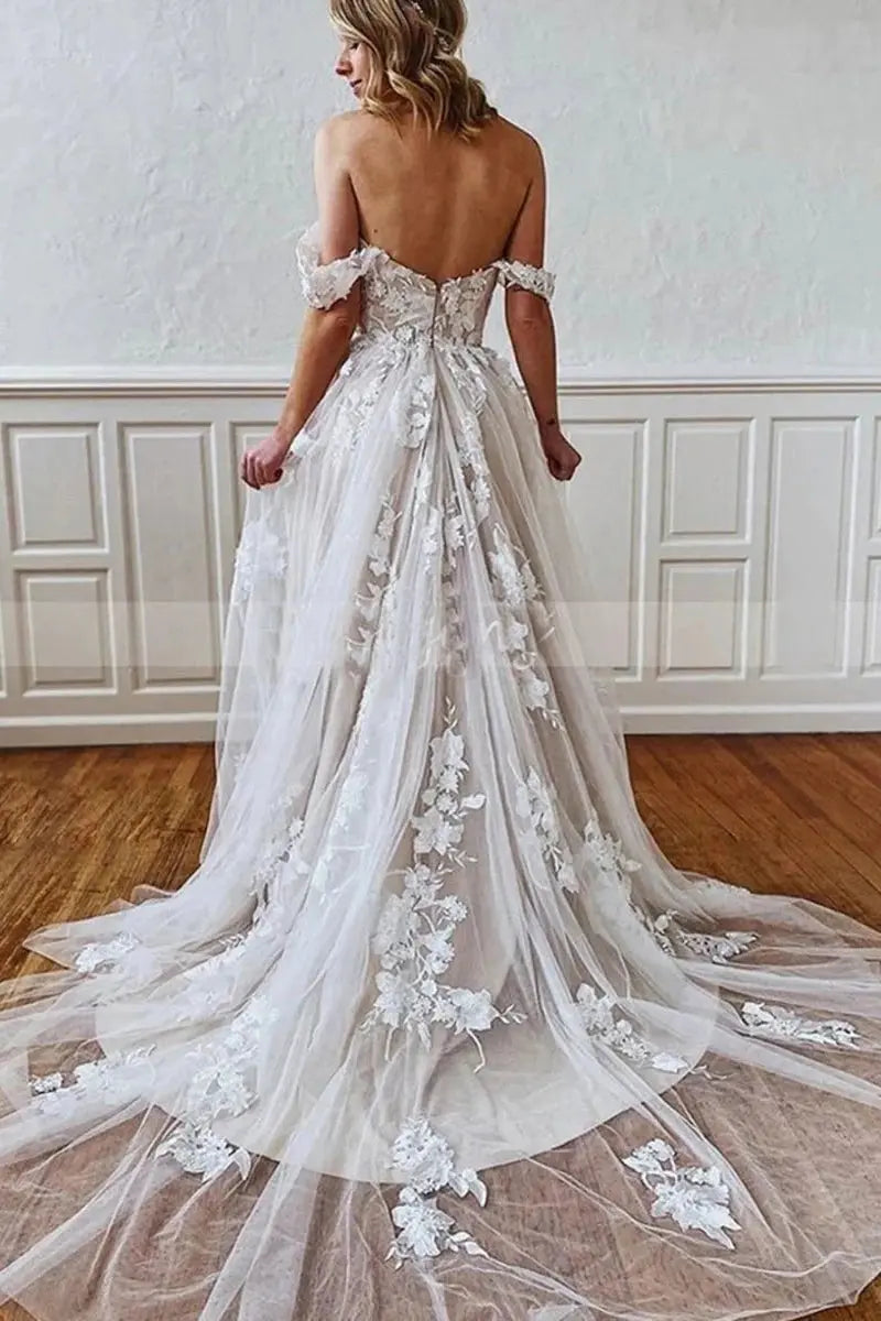 A-Line Straps Sweetheart Wedding Dress with Lace Appliques