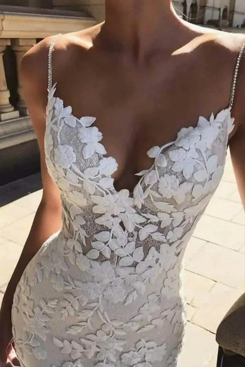 Mermaid Sleeveless Spaghetti Straps V-neck Lace Wedding Dresses
