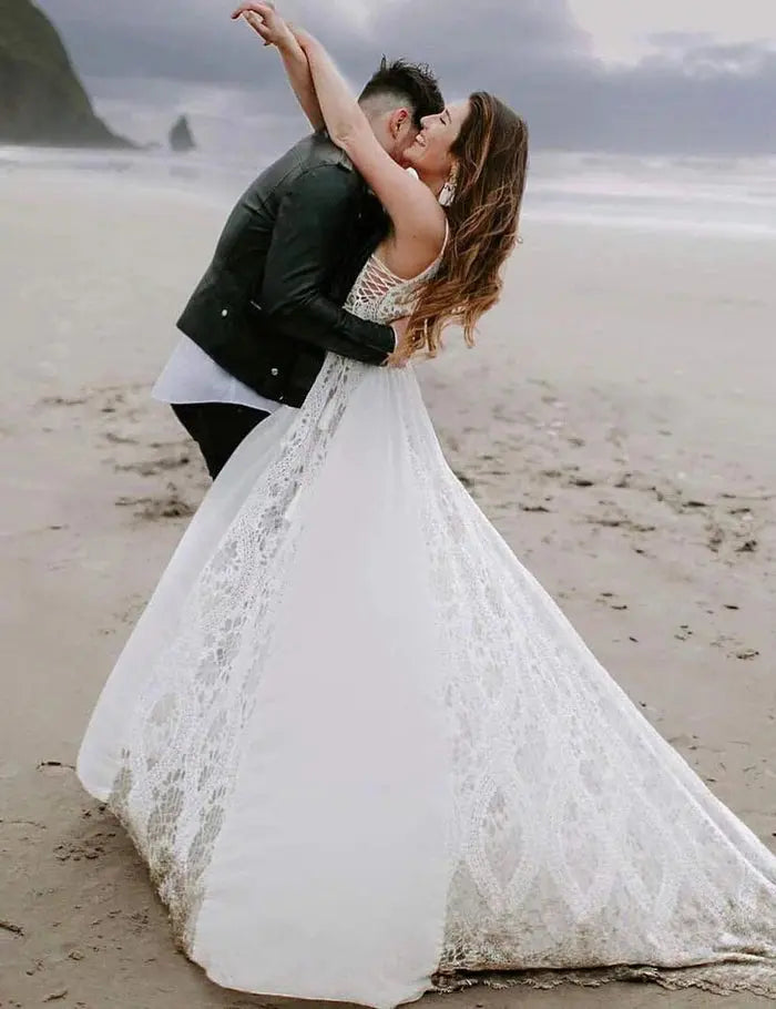 A-Line/Princess Lace Spaghetti Straps Sleeveless Chapel Train Wedding Dresses