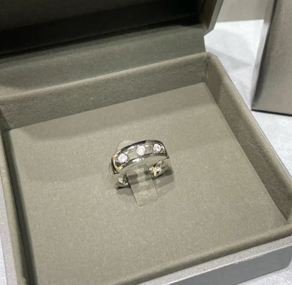 Messika Diamond Move ring
