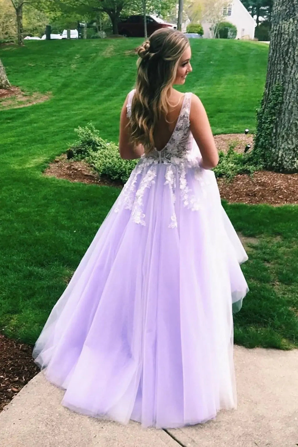 A-line Princess V Neck Sweep Train Tulle Prom Dresses With Appliqued
