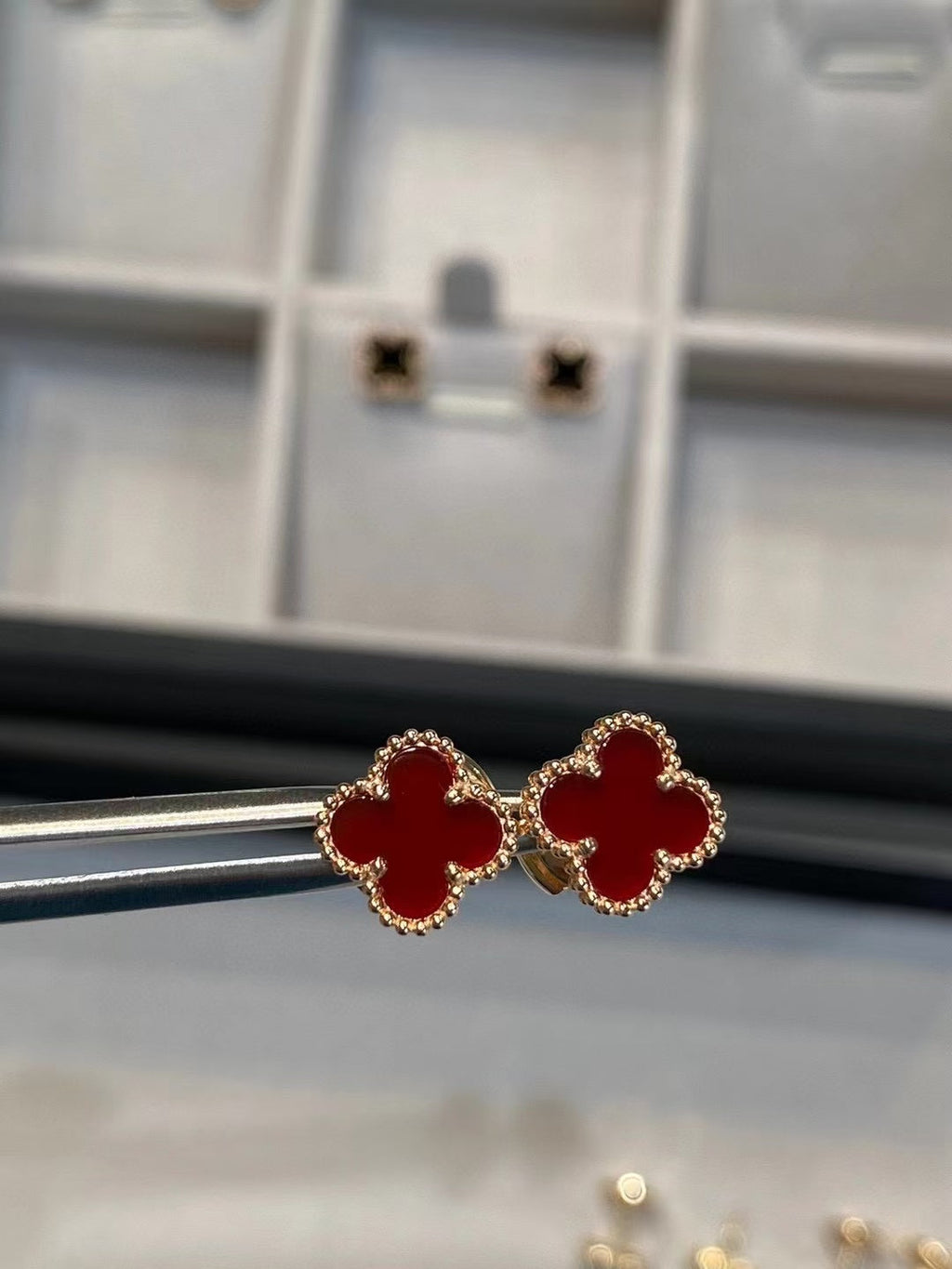 Sweet Alhambra Earstuds Red Rose Gold