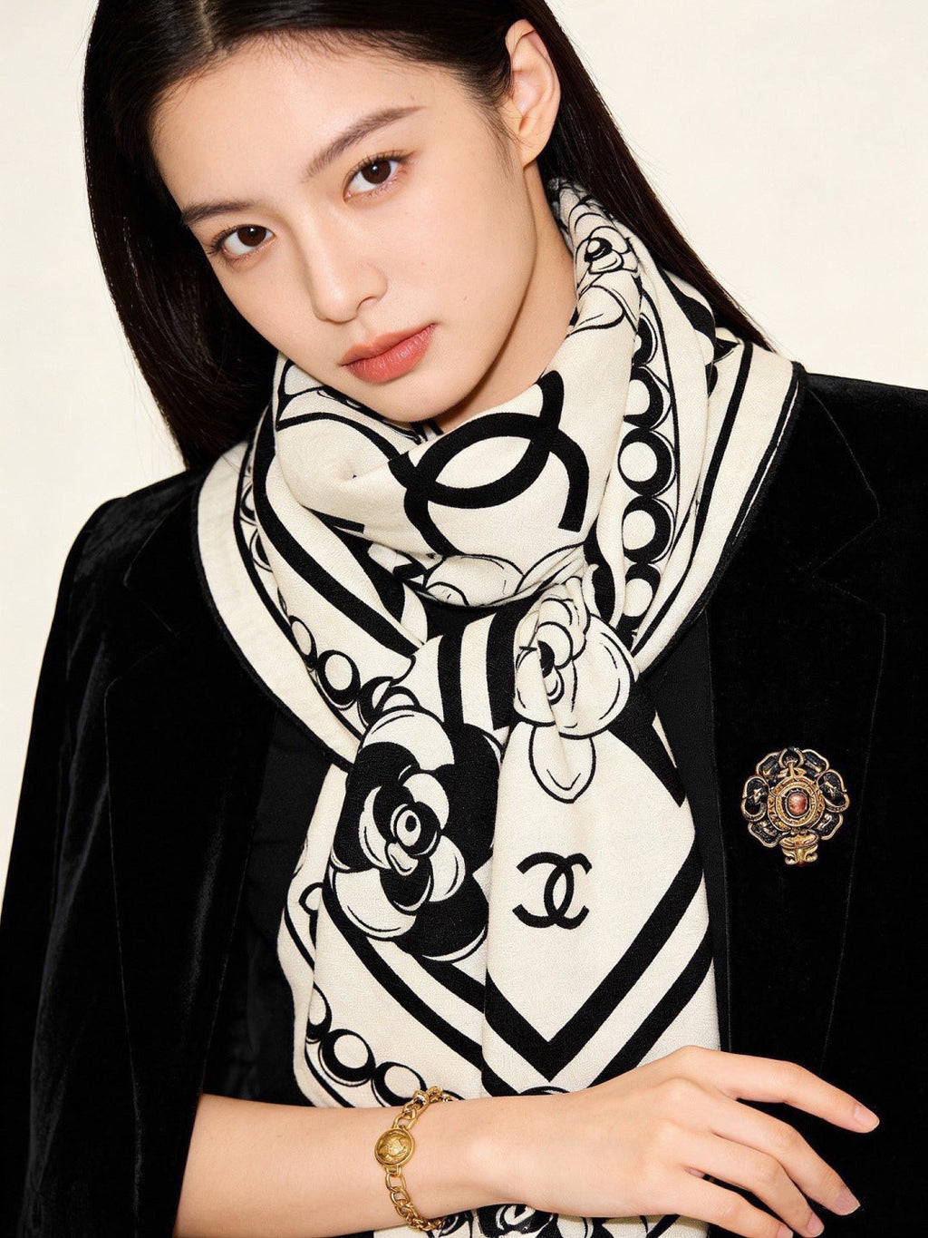 Chanel 26s Scarf 135 In Cashmere And Silk 306114