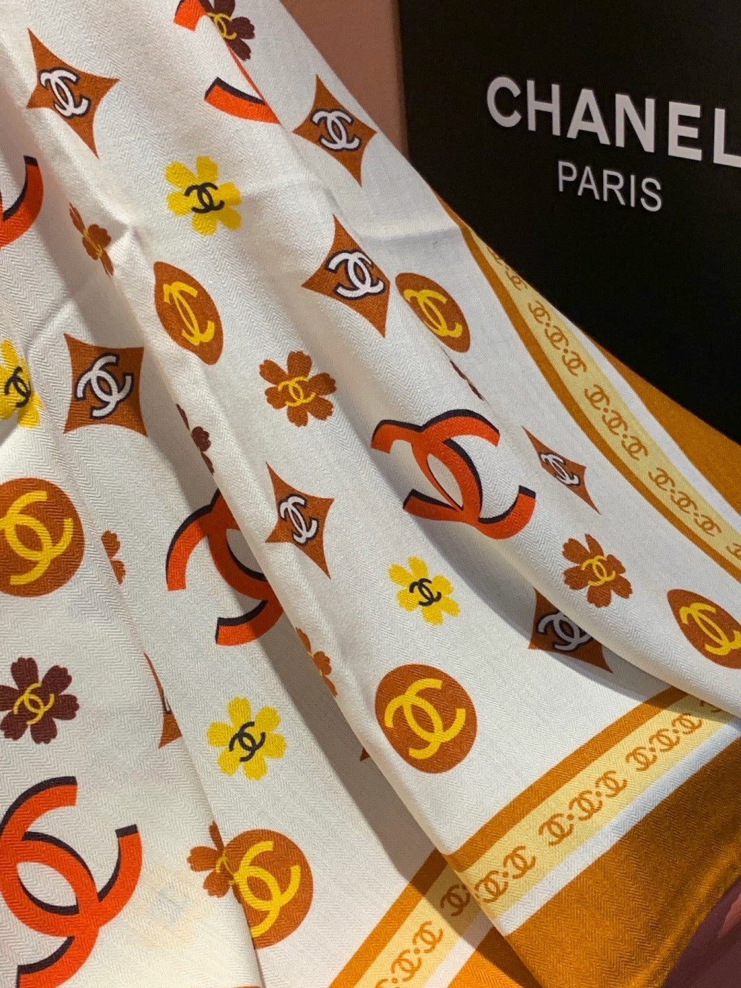 Chanel 26s Scarf 140 In Cashmere Silk 306121