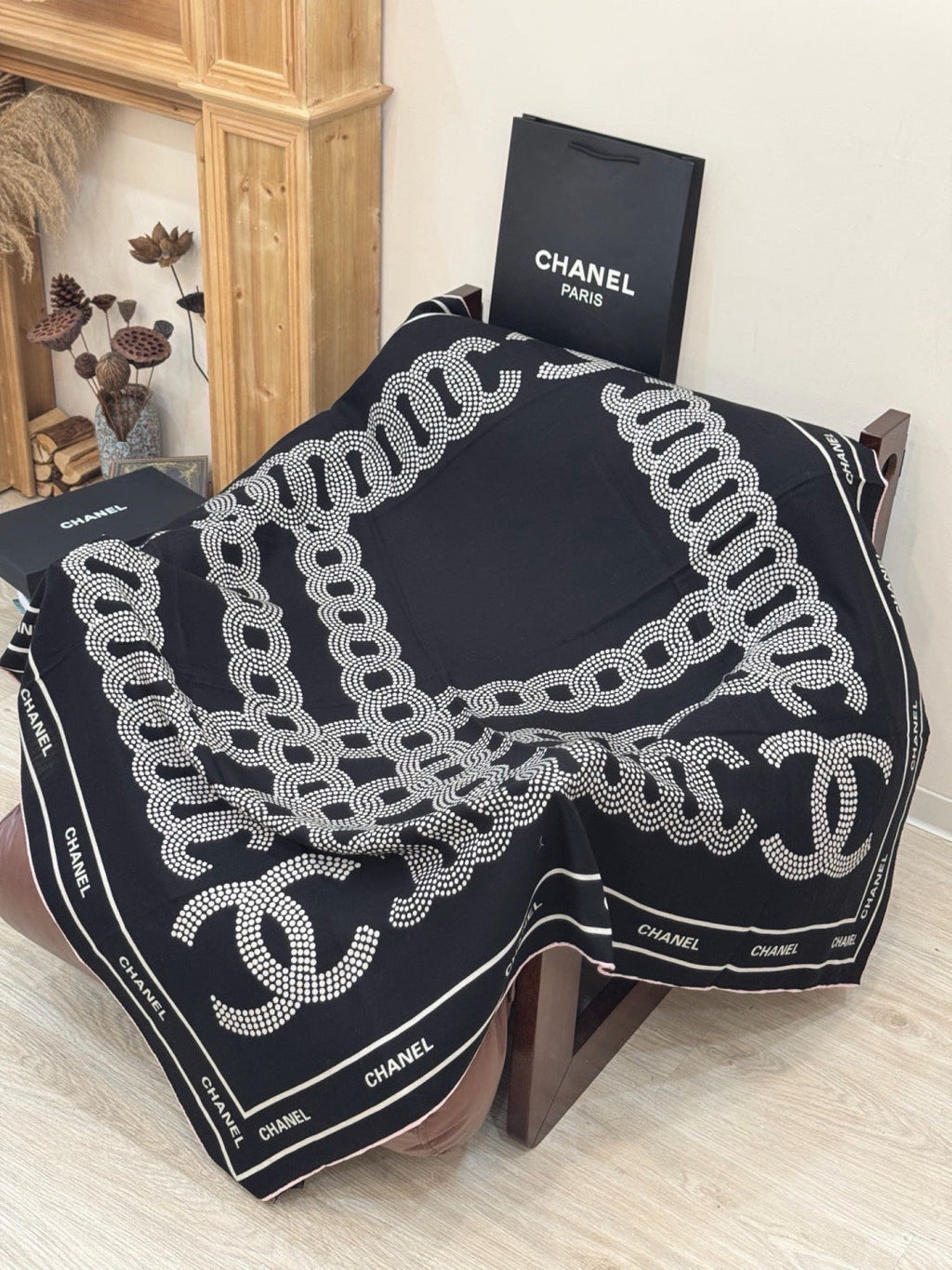 Chanel 26s Scarf 135 In Cashmere And Silk 309308