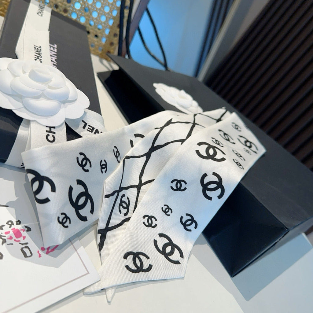 CC Twilly Mini Scarf 105 White Silk Twill 147673