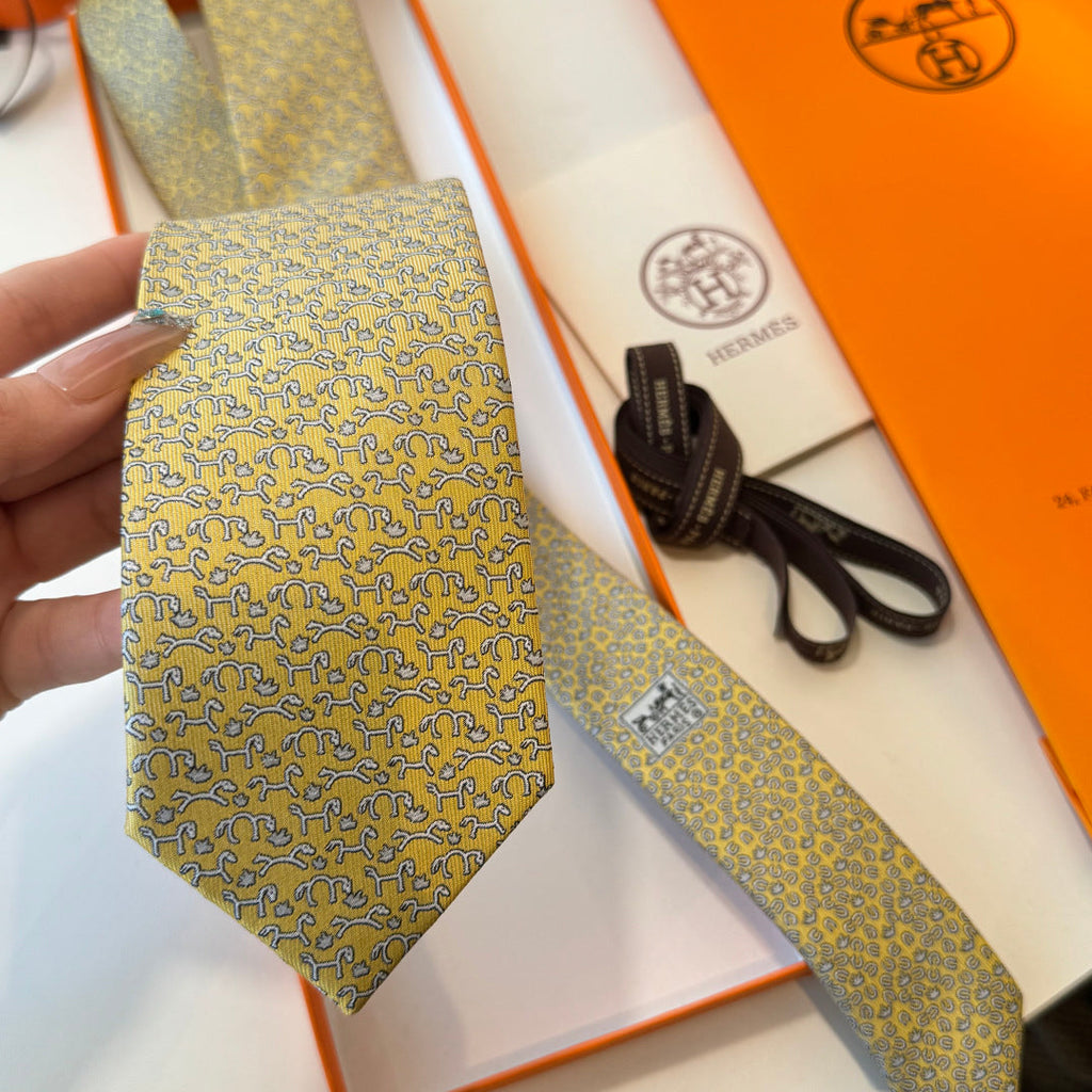 HM Horse Pattern Tie Light Yellow Twill Silk 212125
