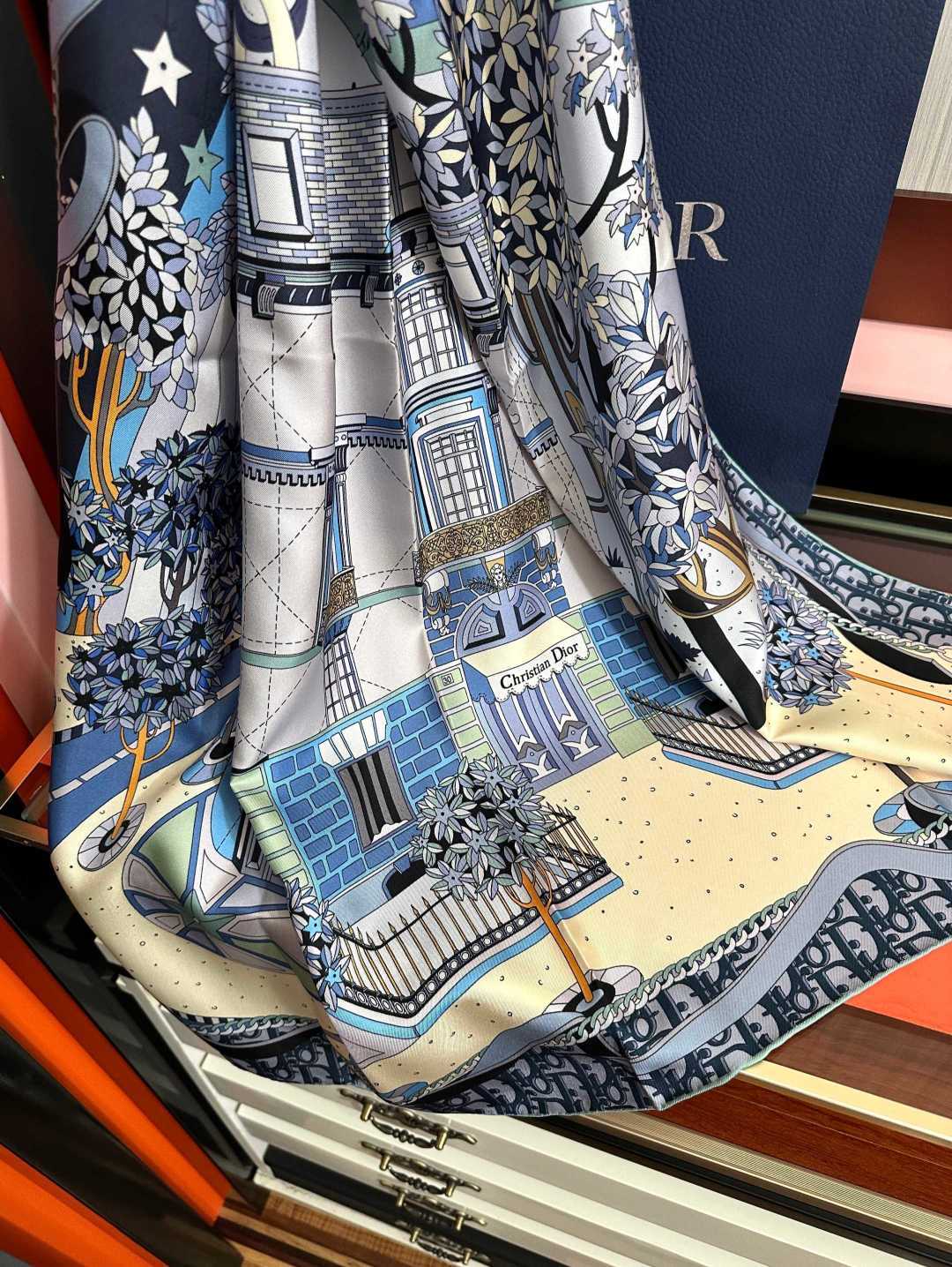 CD Scarf 90x90 Colorful Twill Silk 461767