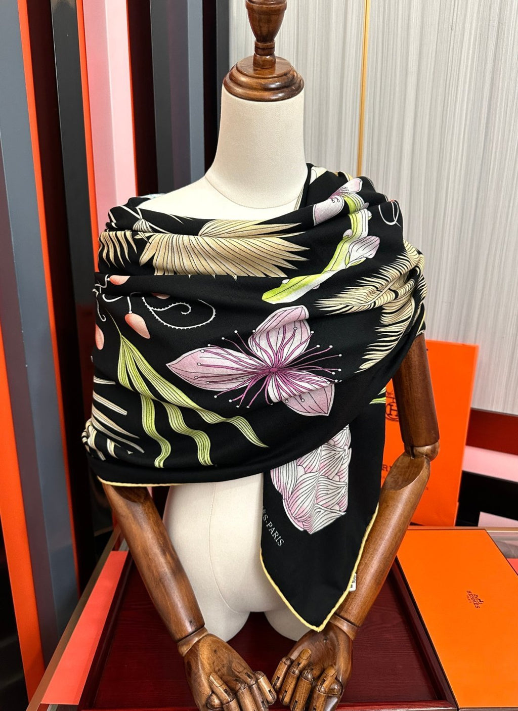 HM 26s Scarf 140 In Cashmere And Silk 454532