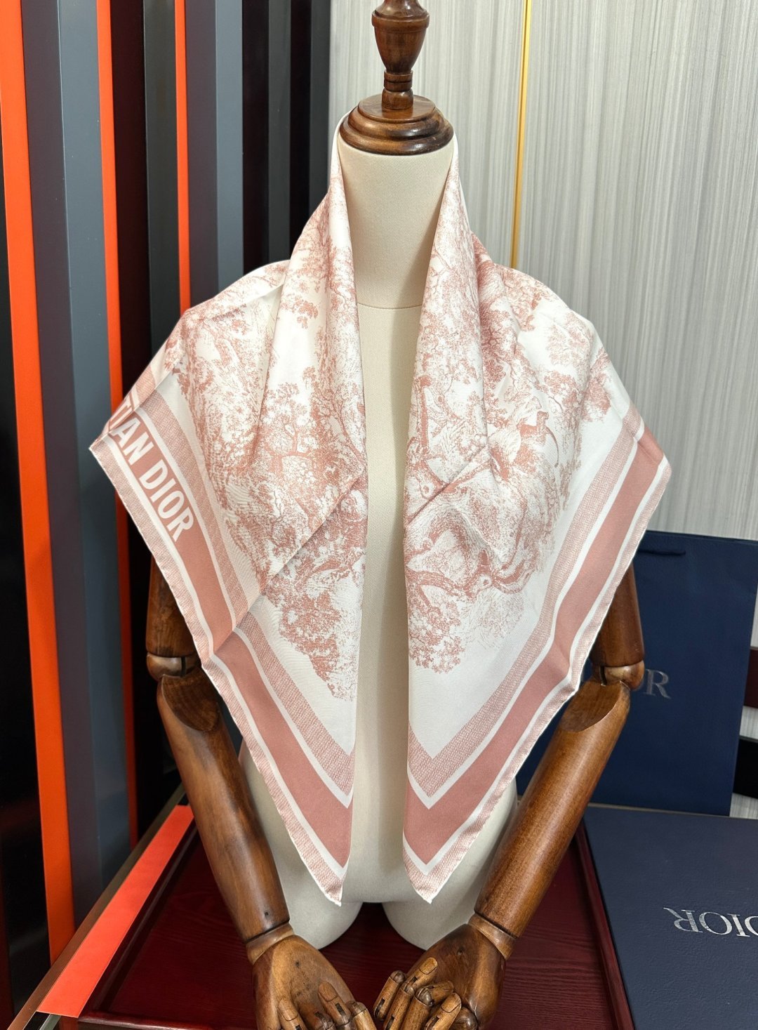 CD Scarf 90x90 Colorful Twill Silk 461763