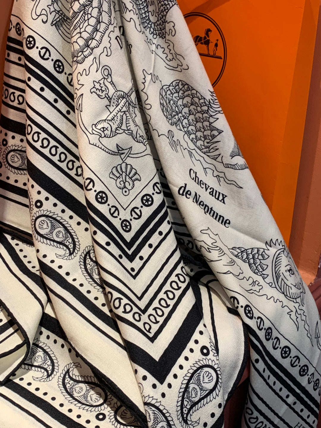 HM 26s Double-sided Scarf 140cm Black White Silk Cashmere 153144