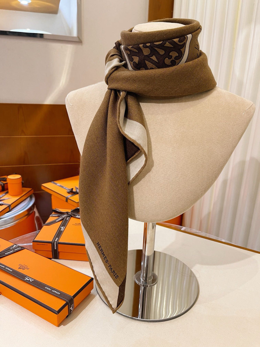 HM 26s Double-sided Scarf 140cm Marron Silk Cashmere 153154