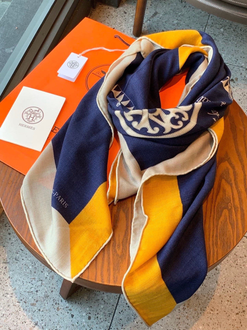 HM 26s Scarf 140 In Cashmere And Silk 304242