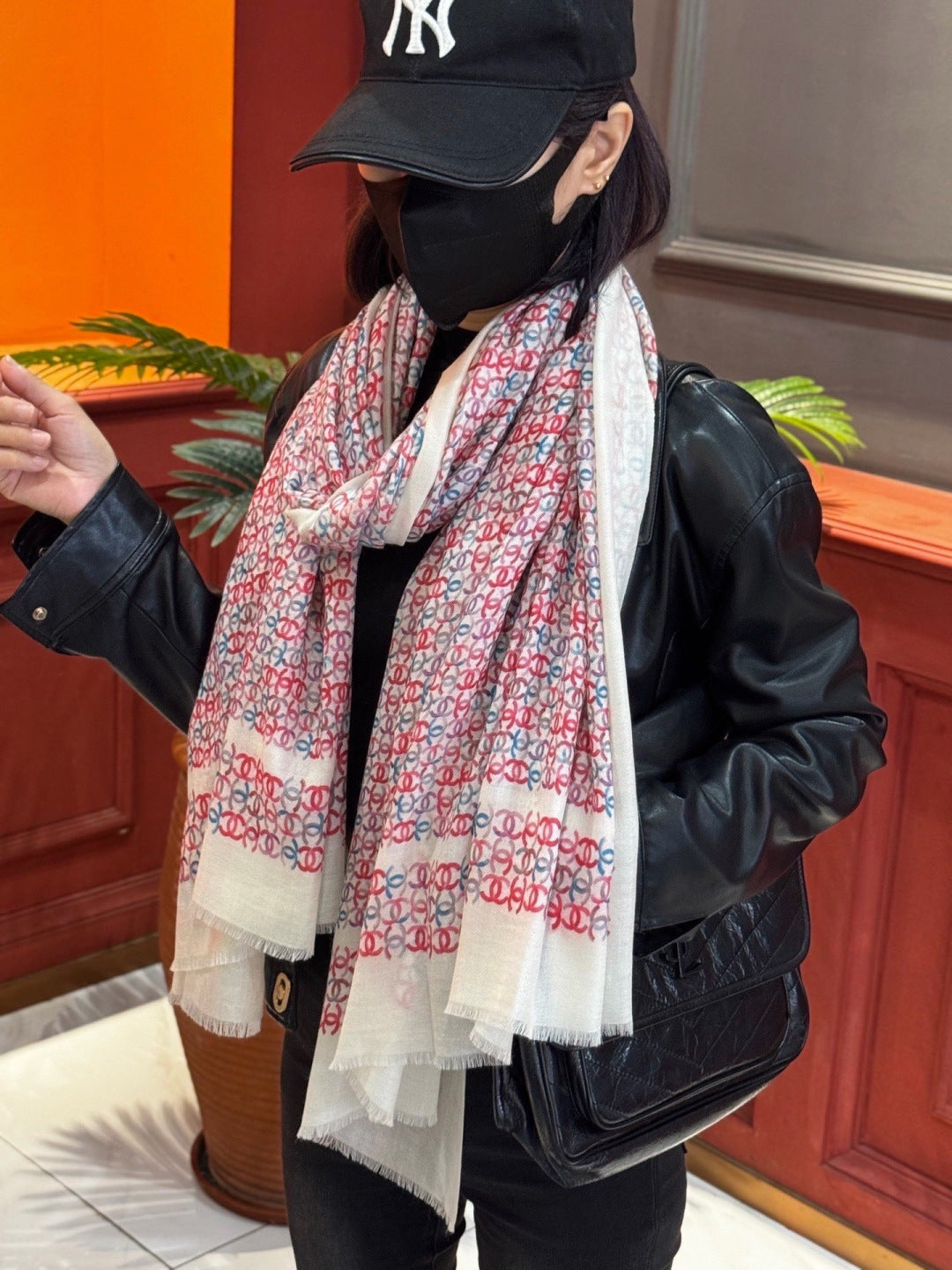 Chanel 26s Scarf 100 x 200 cm In Cashmere And Silk 306089