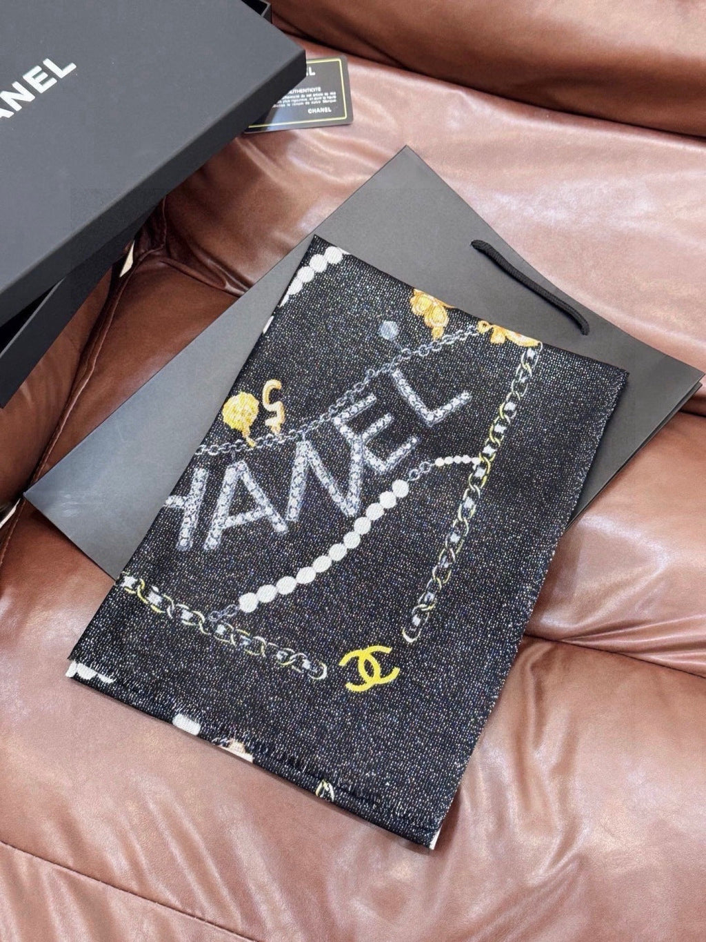Chanel 26s Scarf 100 x 200 cm In Cashmere And Silk 307227